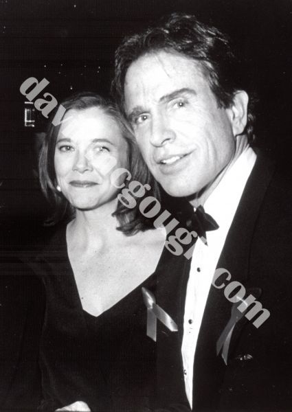 Annette Bening and Warren Beatty 1992, Los Angeles.jpg